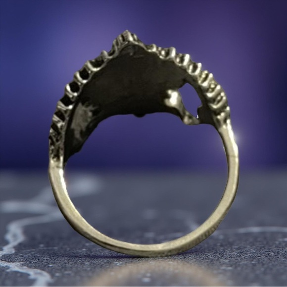 Elegant Silver Moonstone Ring Size 8.5 • Thumb Ring • Birth • June • Gift - Picture 3 of 8